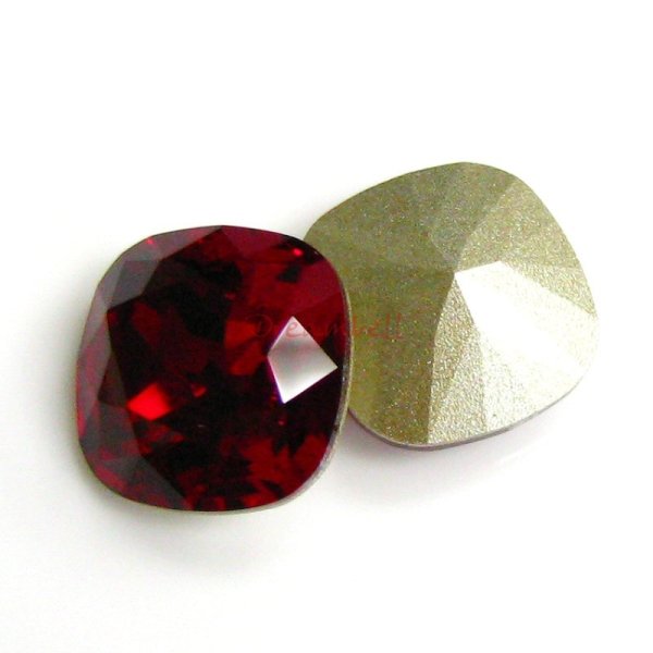 2x Swarovski Elements Crystal 12mm 4470 Cushion Square Siam Foiled Stone
