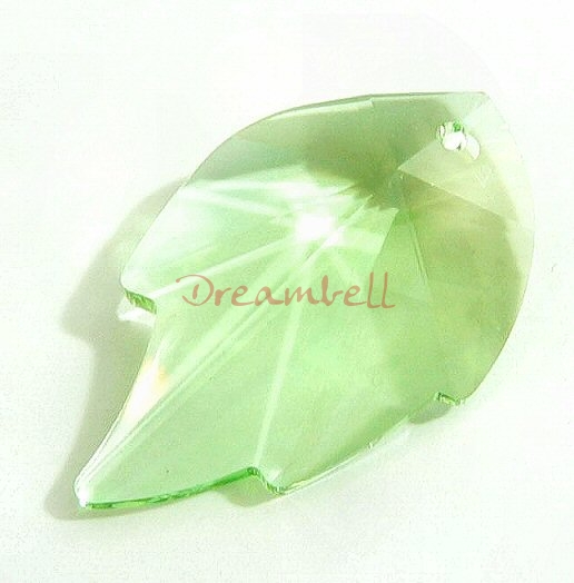 1 x Swarovski Elements Crystal Leaf 8805 Pendant Light Peridot 26mm