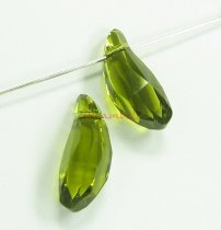 2x Swarovski Elements Crystal 5531 Aquiline Bead Pendant Olivine 18mm