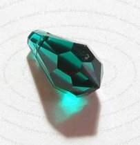 4x Swarovski Elements Crystal 6000 Teardrop Emerald 13mm