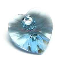 1x Swarovski Xilion Crystal 6228 Heart Charm Pendant Aquamarine 18mm