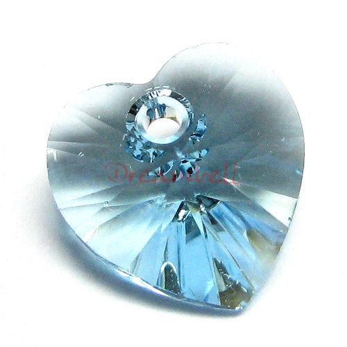 1x Swarovski Xilion Crystal 6228 Heart Charm Pendant Aquamarine 18mm