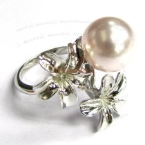 Rhodium plated Sterling Silver Ring case w/ 6.8mm cup pearl connector 3 Flowers